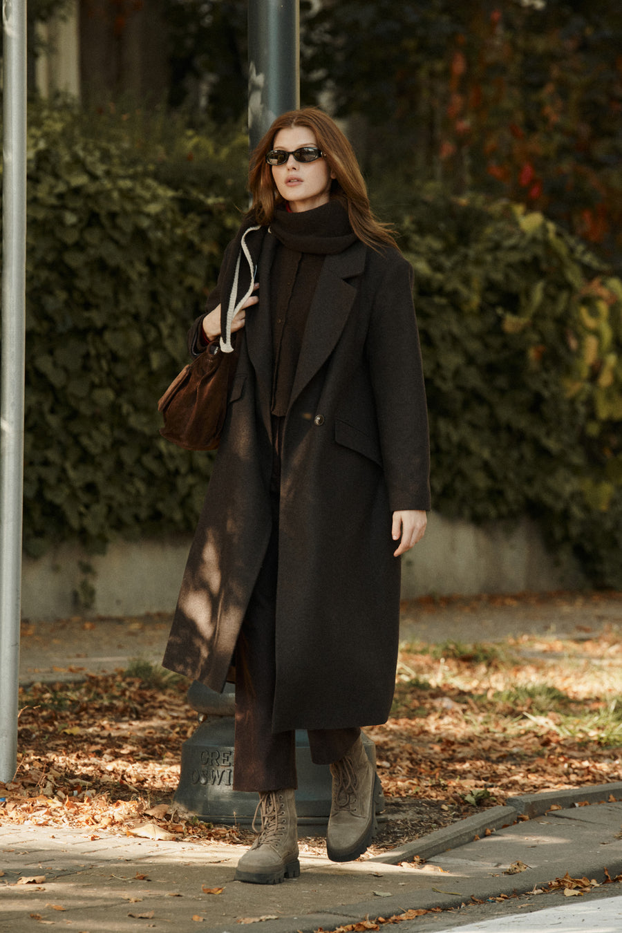 Coat in wool / 18 / 15 / ebony wood