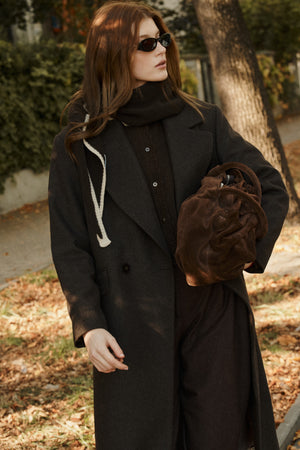 Coat in wool / 18 / 15 / ebony wood