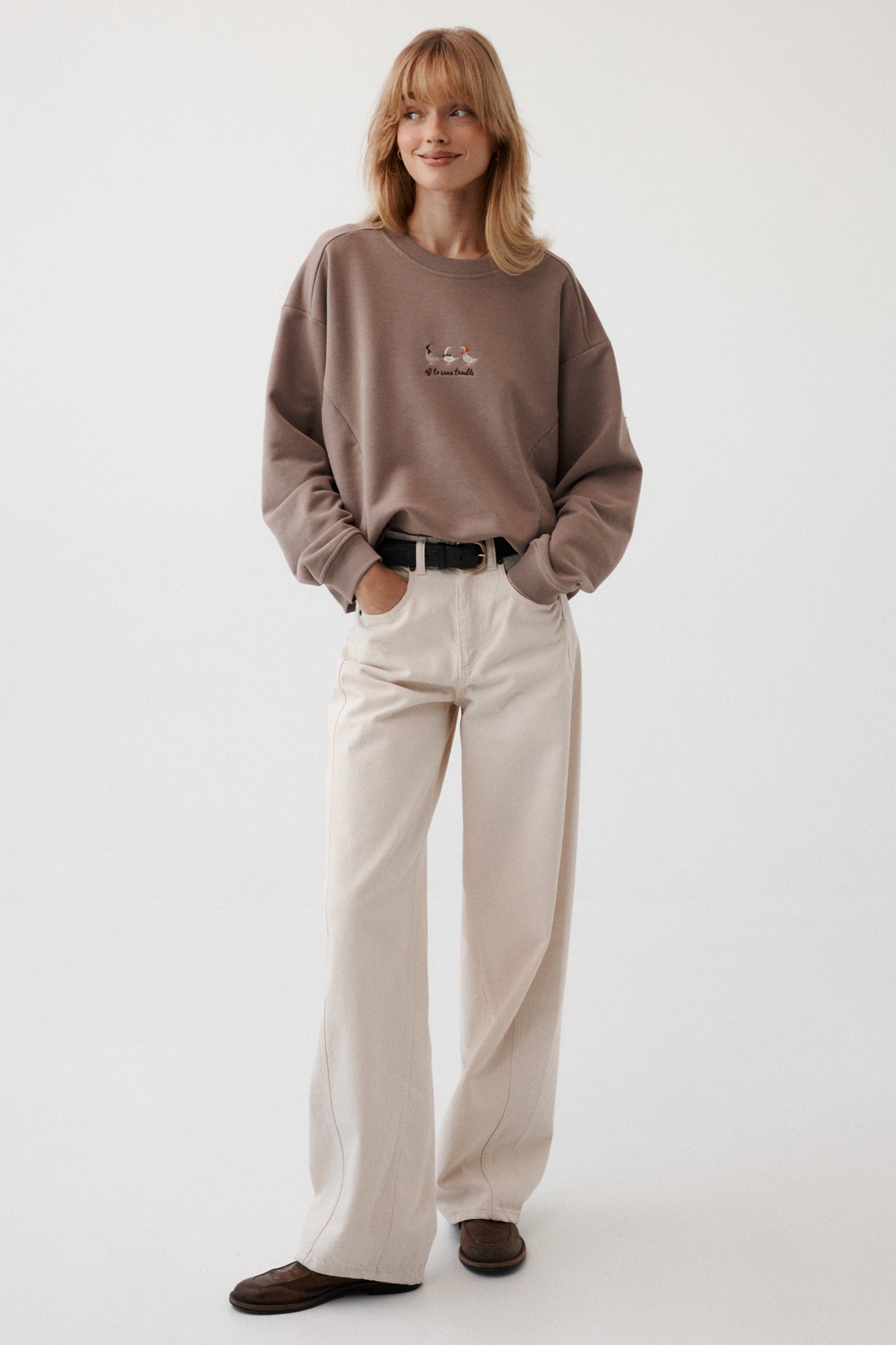 Sweatshirt in cotton / 17 / 19 / mocha coffee *diagonal-trousers-05-21-unbleached-1*?The model is 179 cm tall and wears size M/L?