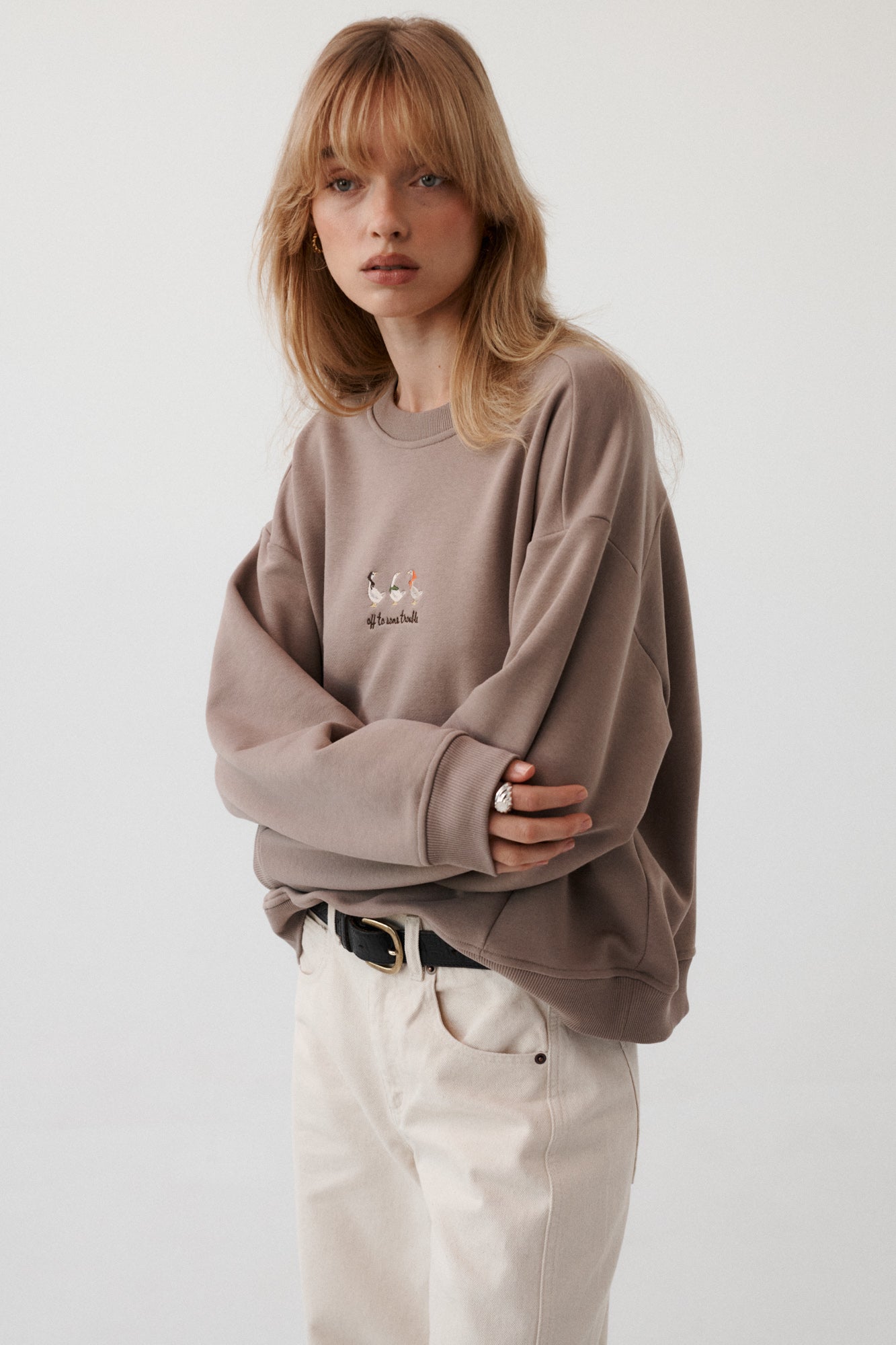 Sweatshirt in cotton / 17 / 19 / mocha coffee *diagonal-trousers-05-21-unbleached-1*?The model is 179 cm tall and wears size M/L?