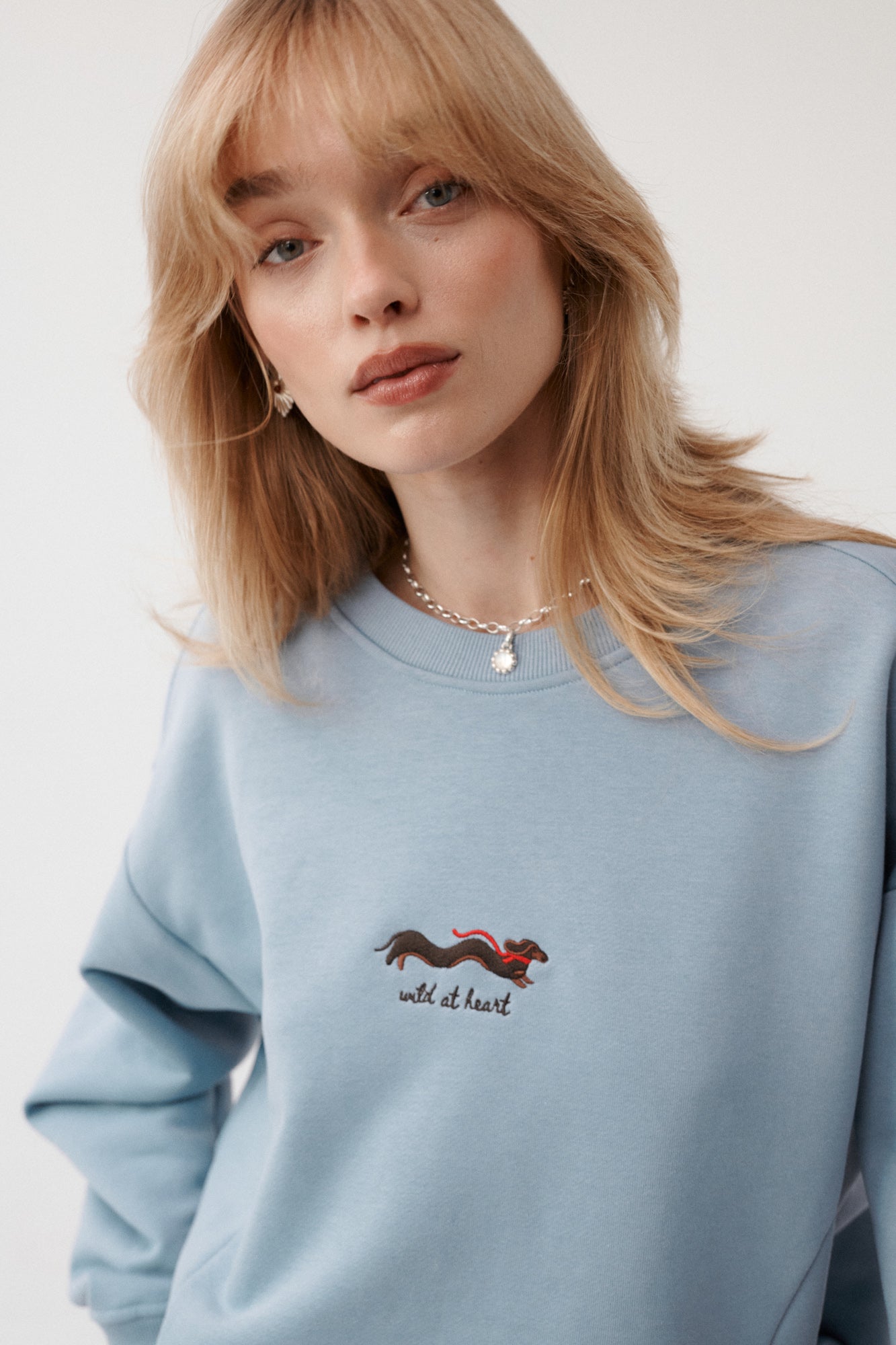 Sweatshirt in cotton / 17 / 19 / baltic sea ?The model is 179 cm tall and wears size M/L?