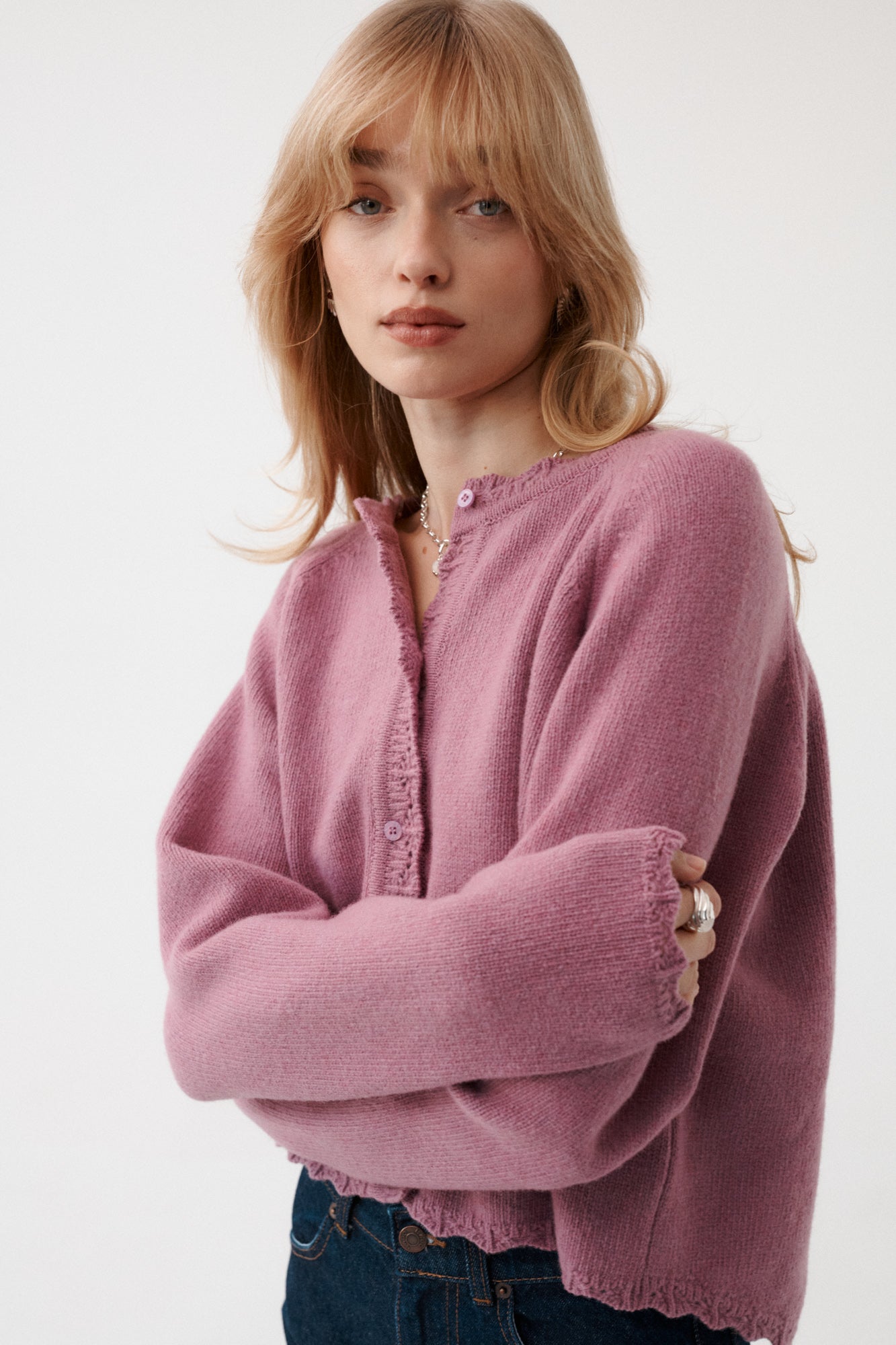 Cardigan in wool / 16 / 15 / rainy pink ?The model is 179 cm tall and wears size M/L?