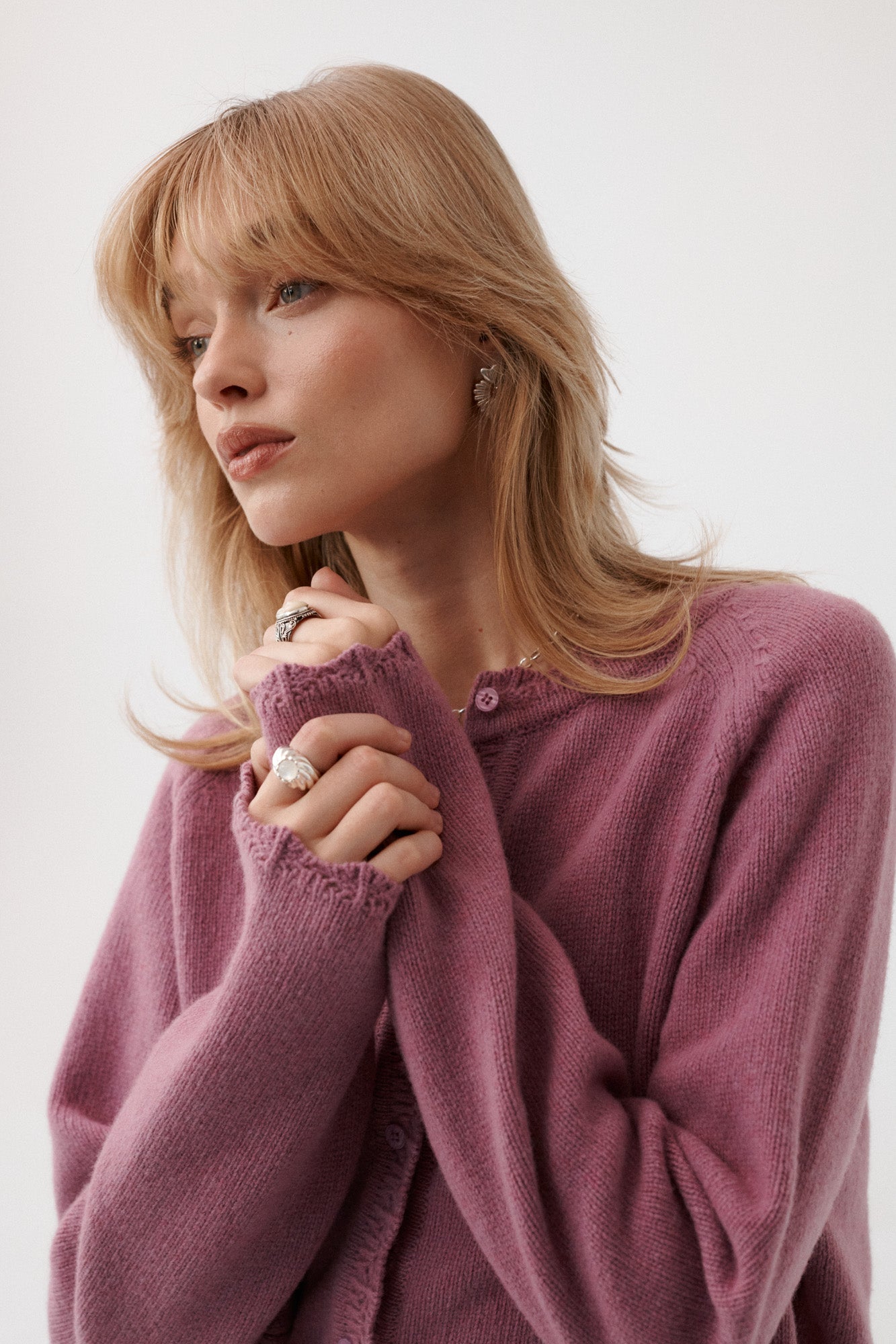 Cardigan in wool / 16 / 15 / rainy pink ?The model is 179 cm tall and wears size M/L?