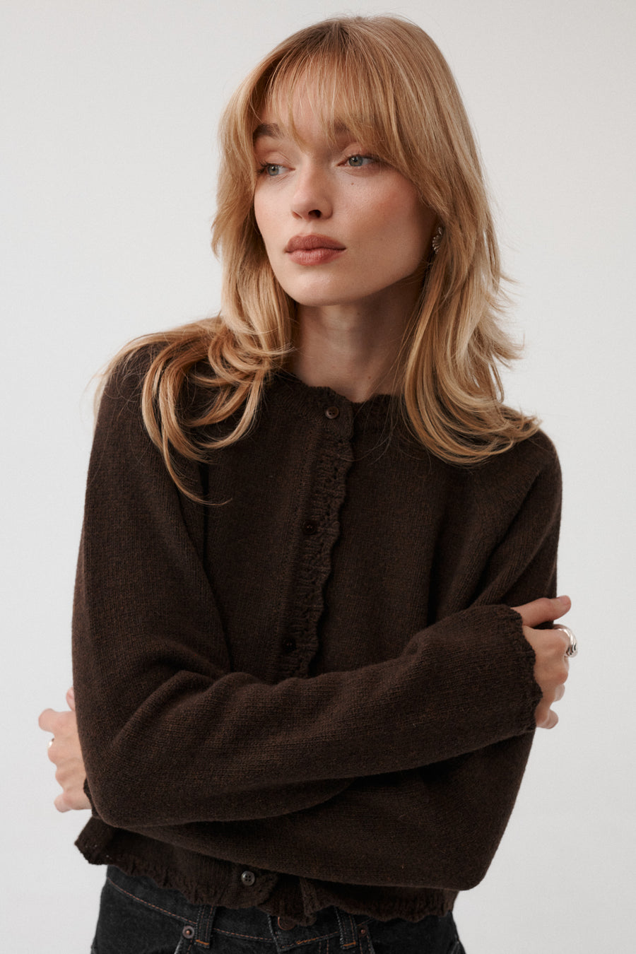 Cardigan in wool / 16 / 15 / dark brown ?The model is 179 cm tall and wears size M/L?