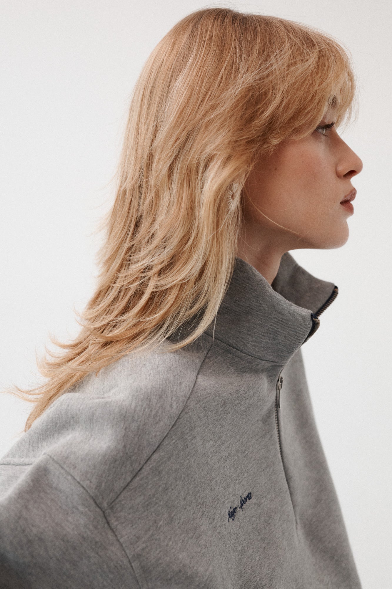 Sweatshirt in organic cotton / 17 / 24 / foggy stone