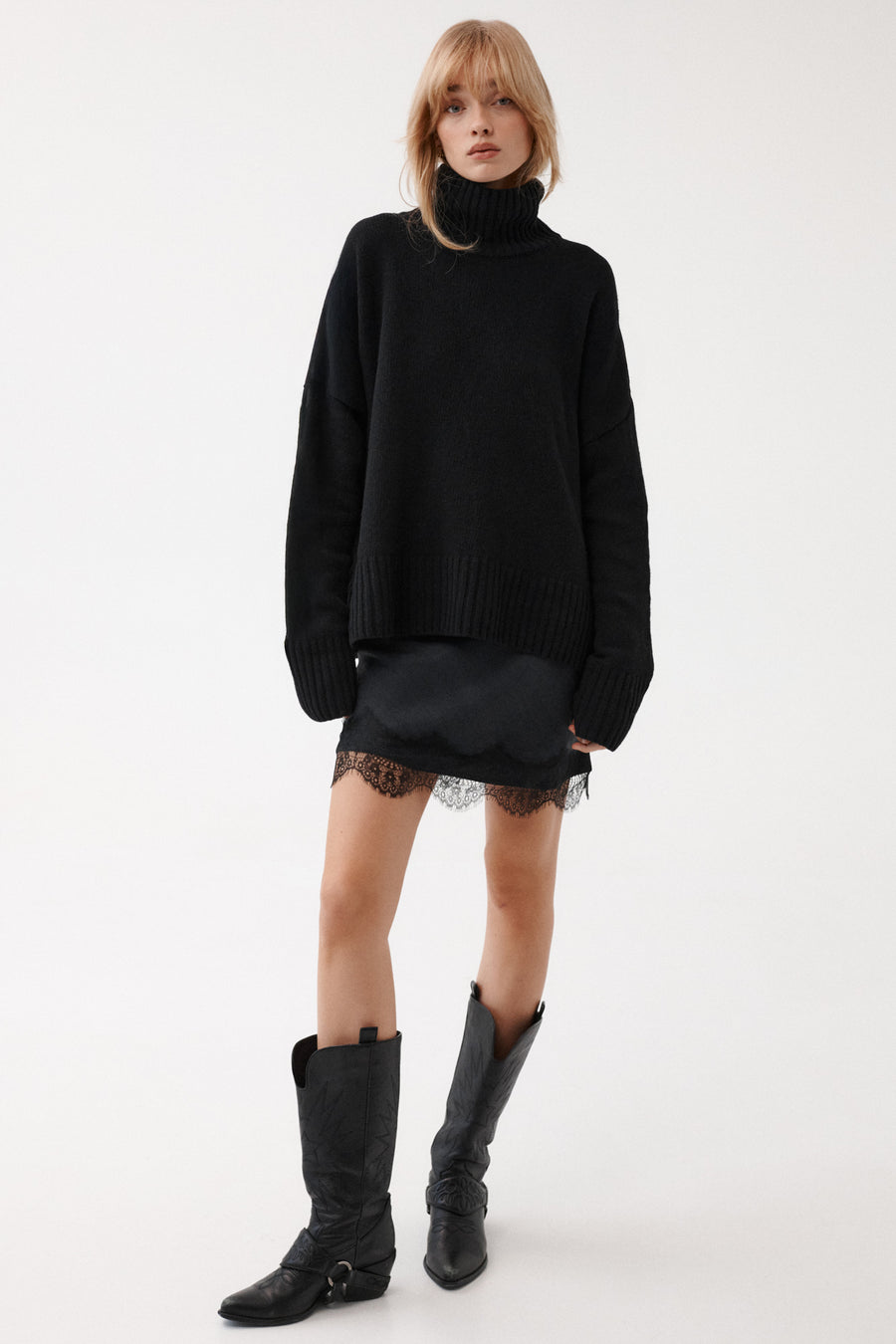 Turtleneck in wool / 16 / 16 / onyx black