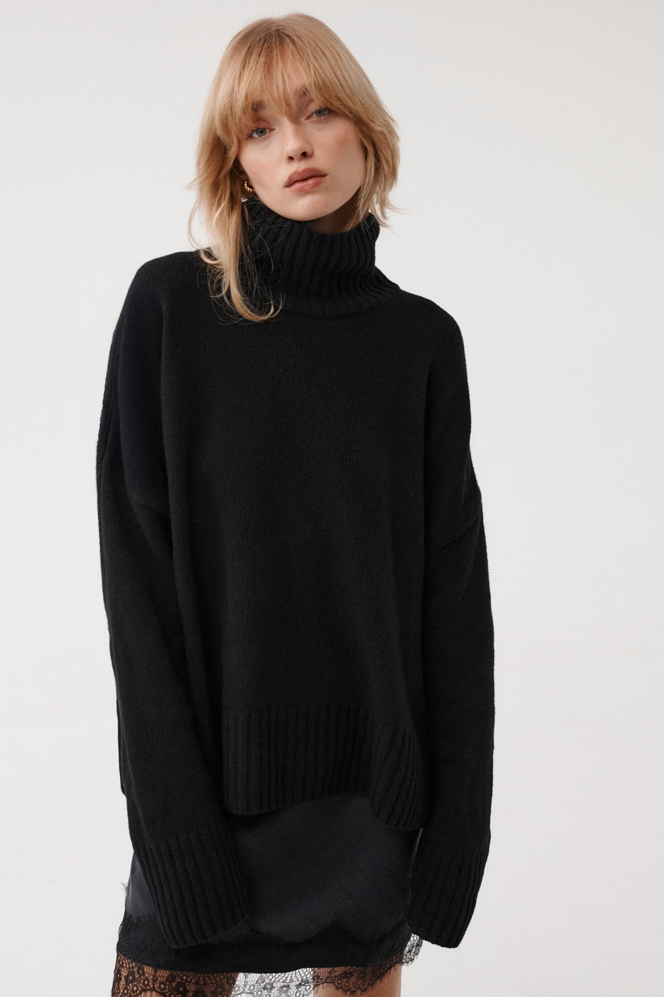 Turtleneck in wool / 16 / 16 / onyx black