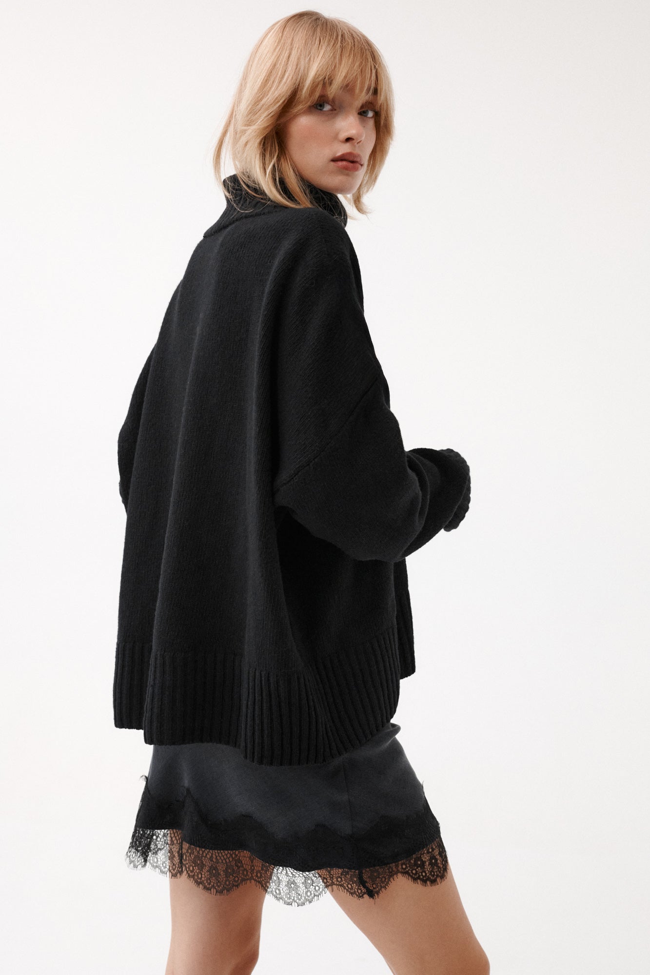 Turtleneck in wool / 16 / 16 / onyx black