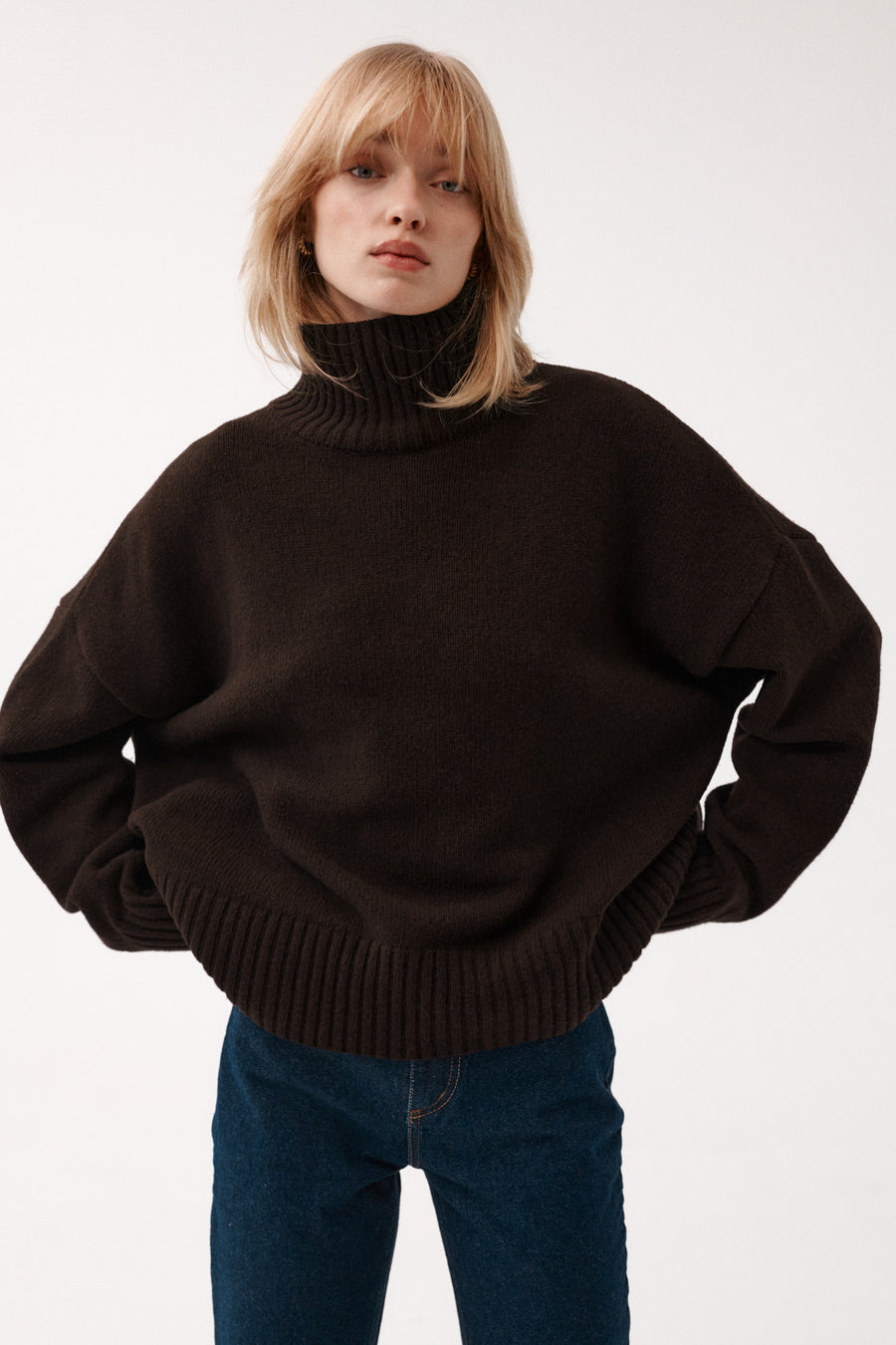 Turtleneck in wool / 16 / 16 / dark wood