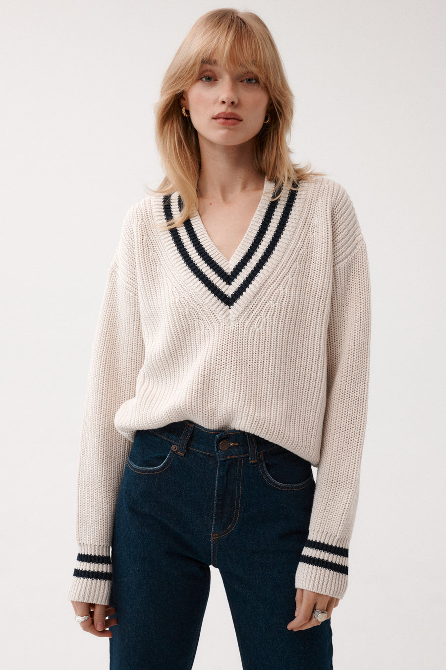 V-neck sweater in organic cotton / 16 / 11 / cream white