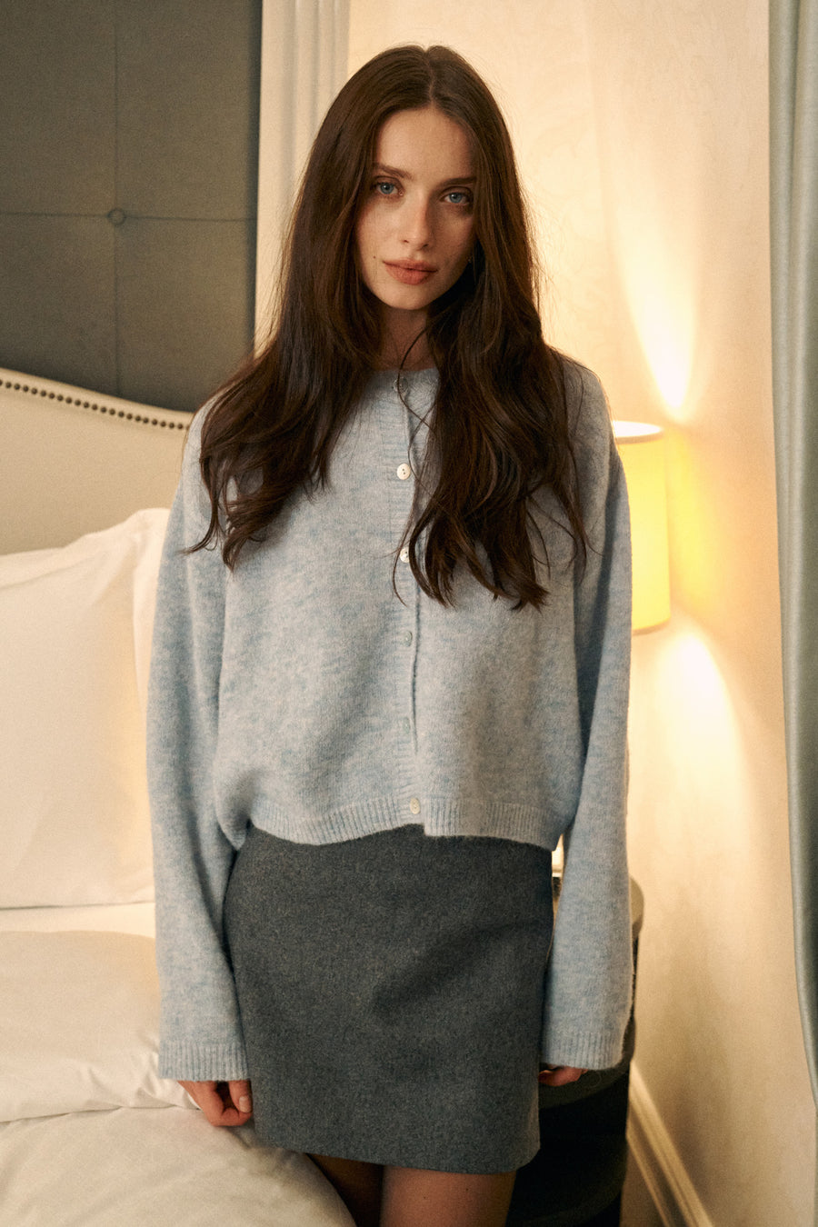 *wool-skirt-07-14-stone-grey*?The model is 178 cm tall and wears size M/L?