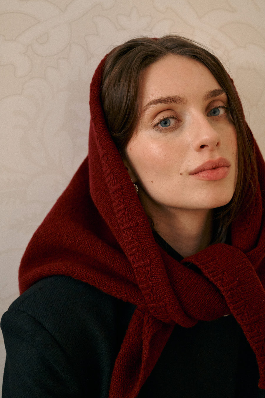 Wool scarf / 21 / 27 / merlot red