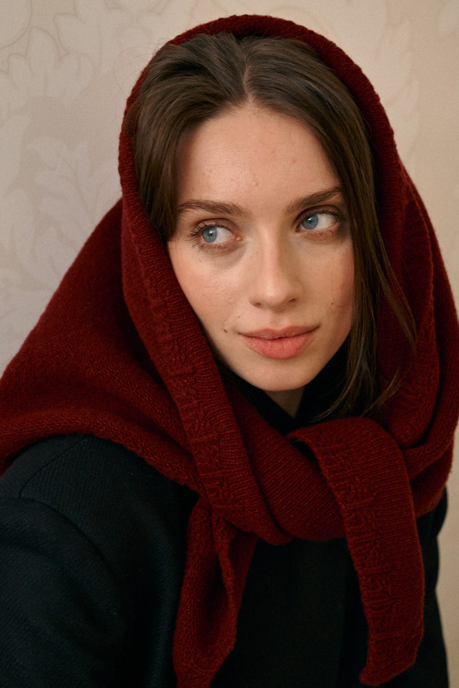 Wool scarf / 21 / 27 / merlot red