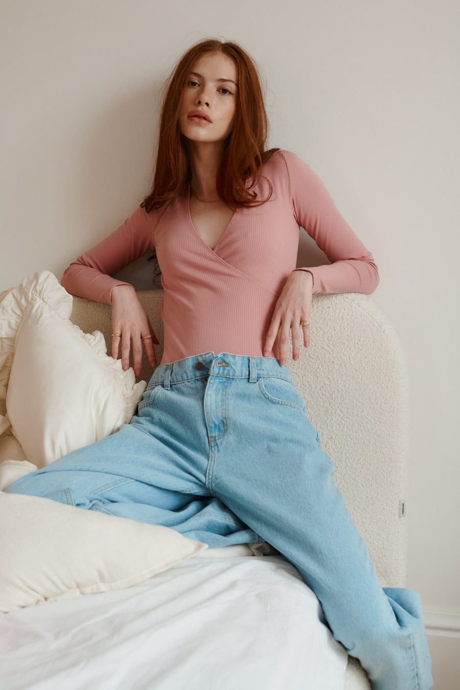  *jeans-from-recycled-cotton-05-18-light-indigo* ?The model is 175 cm tall and wears size XS?