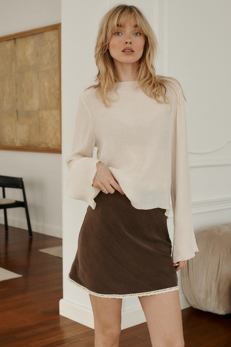 *blouse-in-viscose-12-21-cream-white* ?The model is 179cm tall and wears size XS?