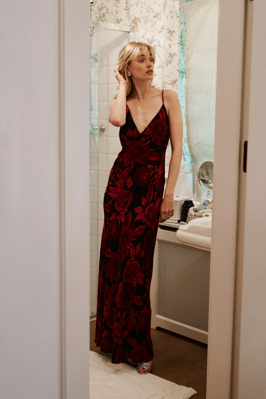 ?The model is 179cm tall and wears size XS?