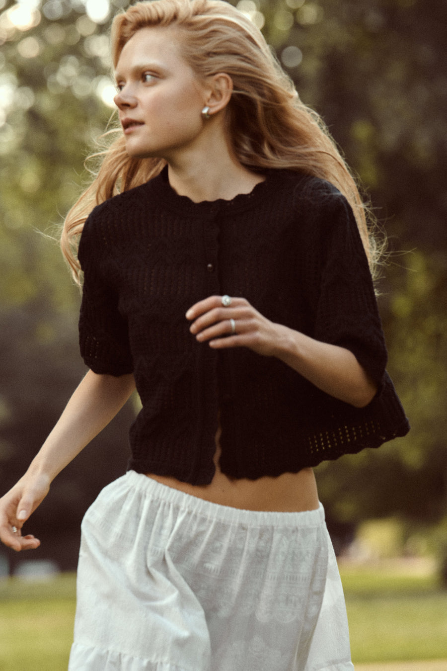 ?The model is 170 cm tall and wears size XS/S? *skirt-in-tencel-and-cotton-07-27-pure-white*
