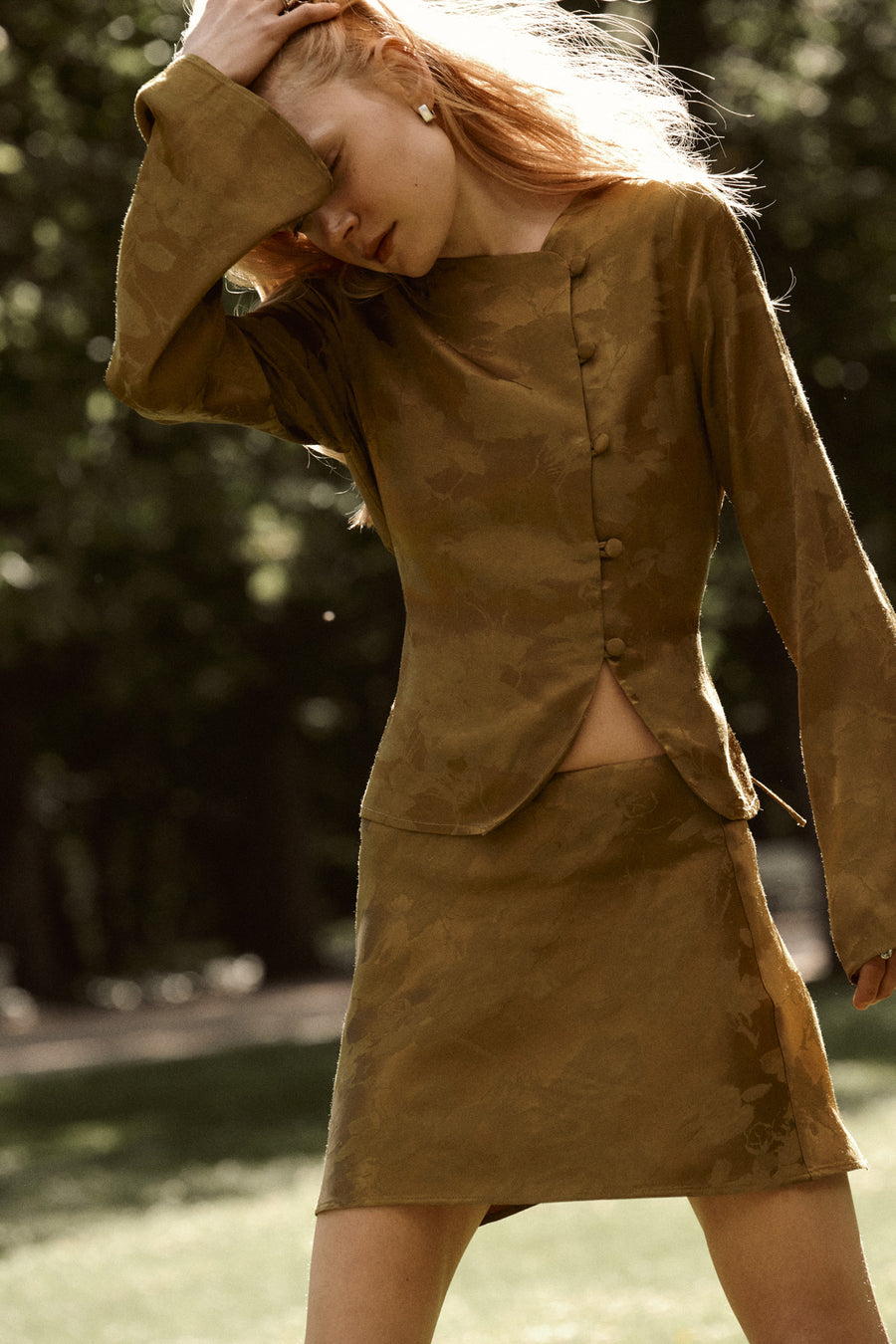 ?The model is 170 cm tall and wears size XS? *shirt-in-rayon-12-36-olive-garden*