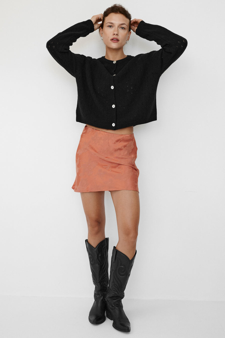 ?The model is 176cm tall and wears size XS?