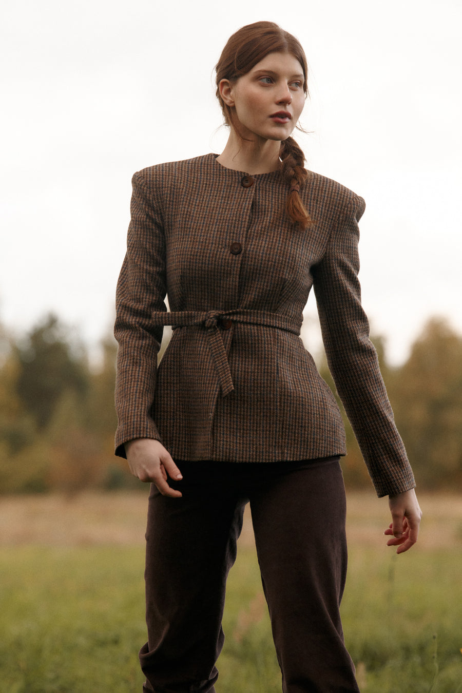 ?The model is 178 cm tall and wears size XS? *trousers-in-cotton-05-19-mahogany-brown*