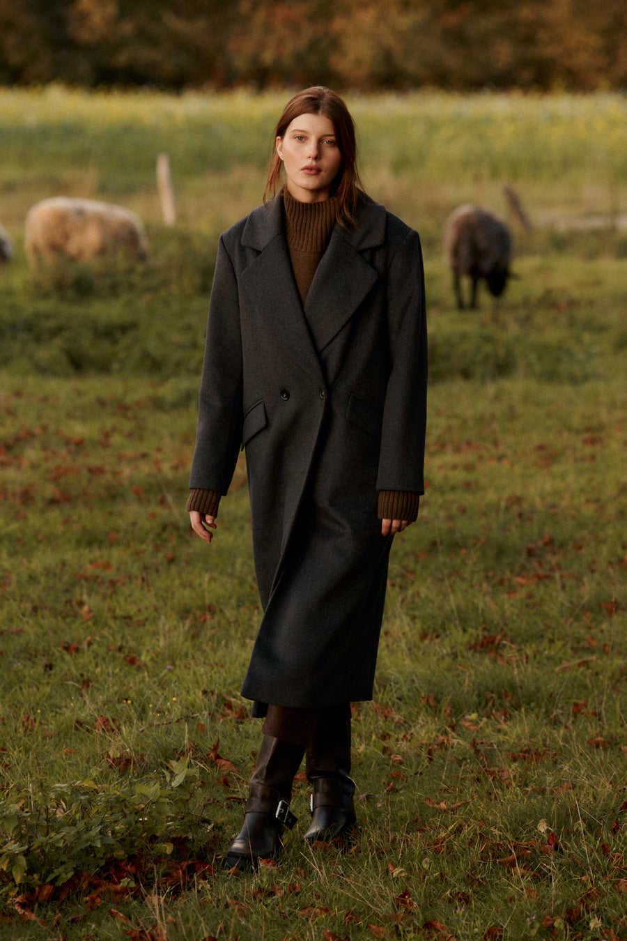 ?The model is 178 cm tall and wears size M?  *turtleneck-in-wool-16-16-calm-brown*