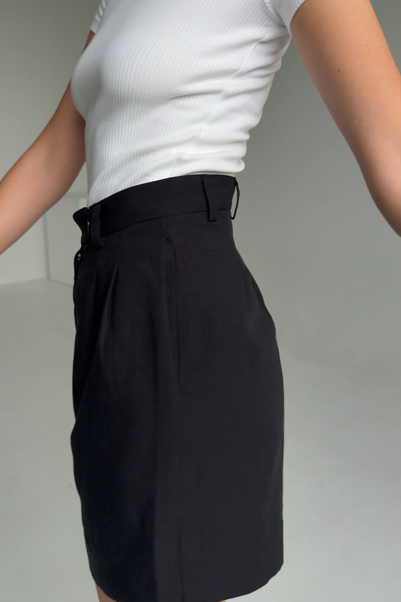 Shorts in Tencel™ & linen / 09 / 12 / onyx black
