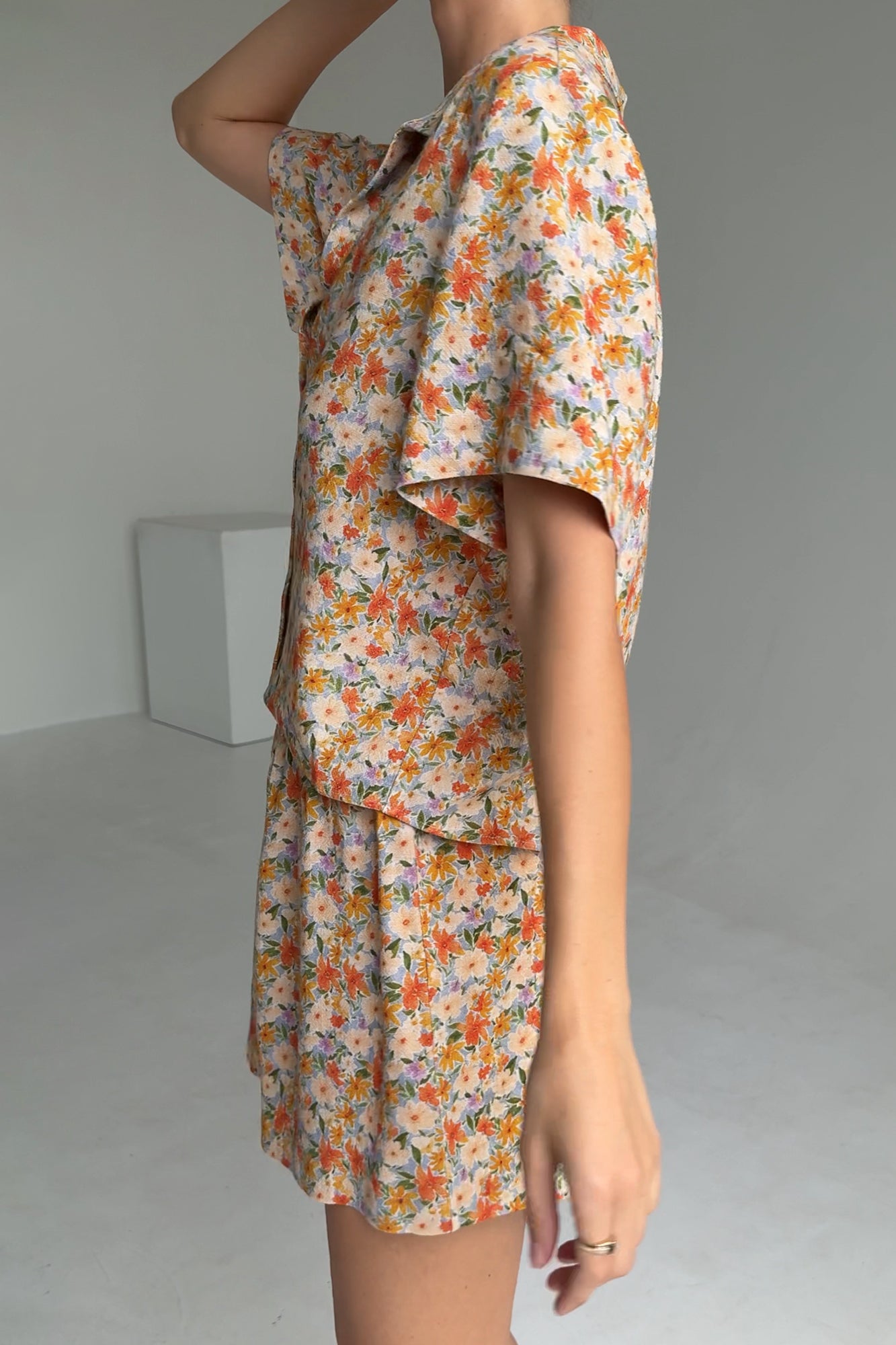 Shirt in viscose & linen blend  / 12 / 01 / sunny garden