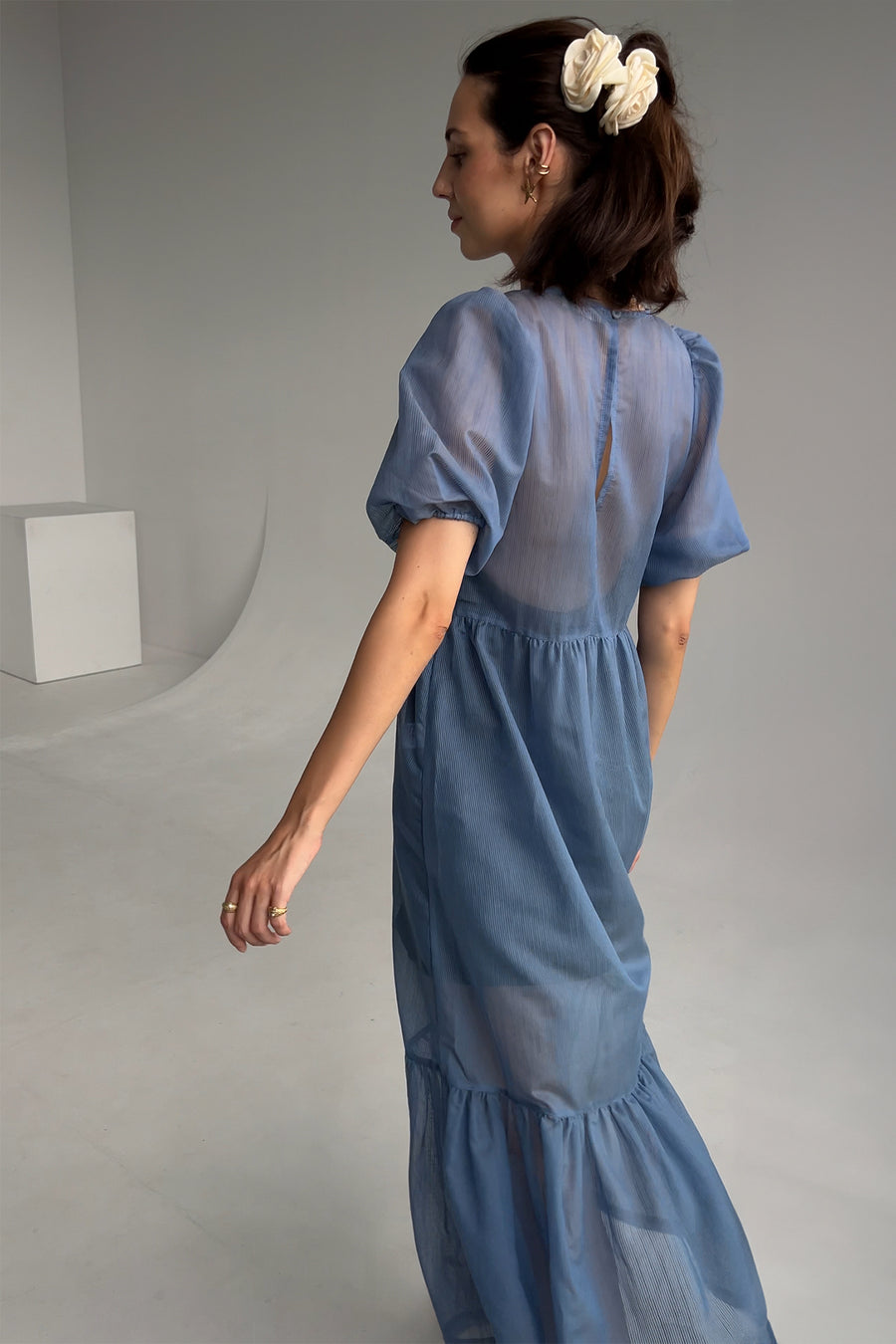 Dress in translucent viscose / 03 / 22 / ice blue