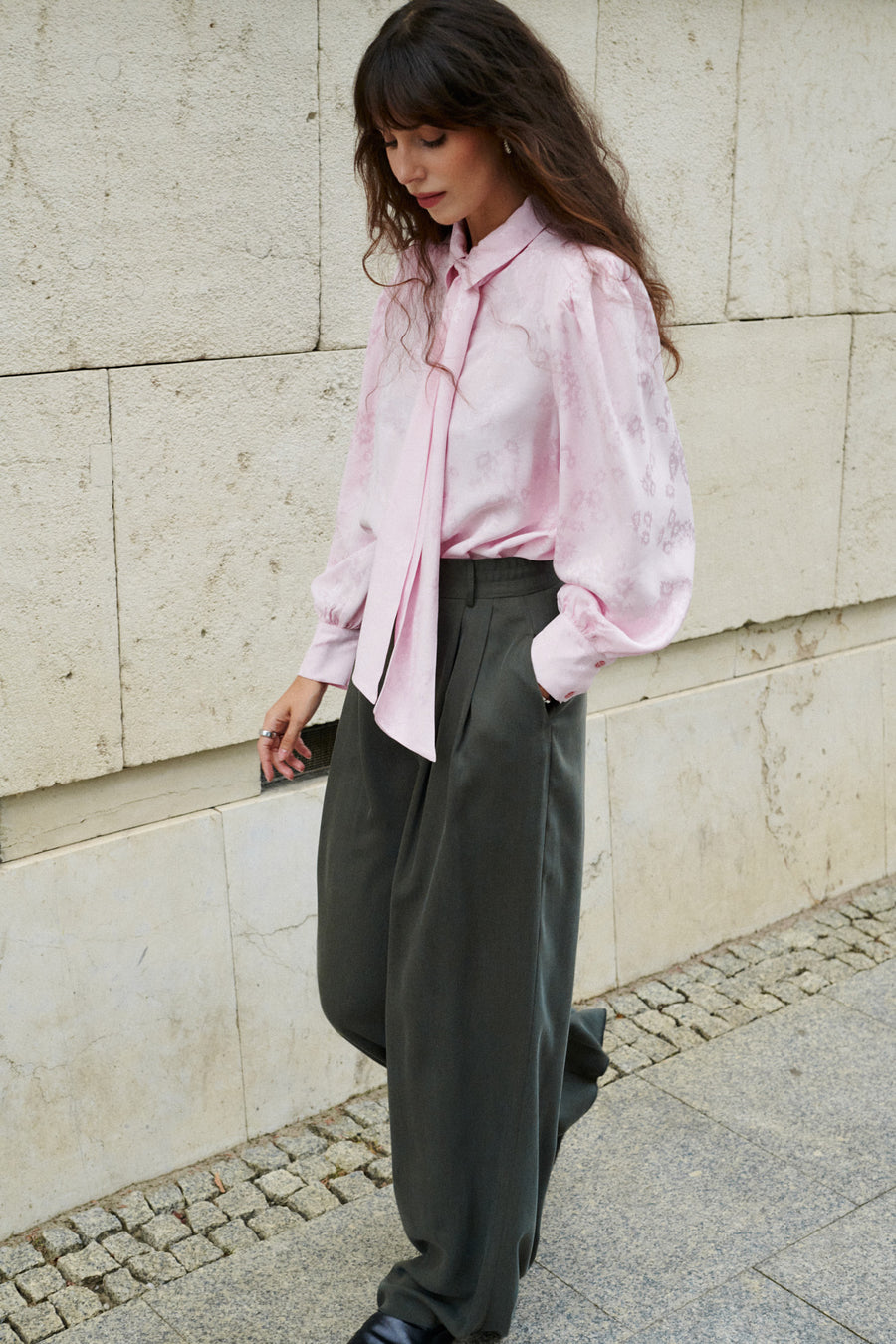 ?The model is 178 cm tall and wears size XS/S? *tencel™-trousers-05-02-autumn-green*