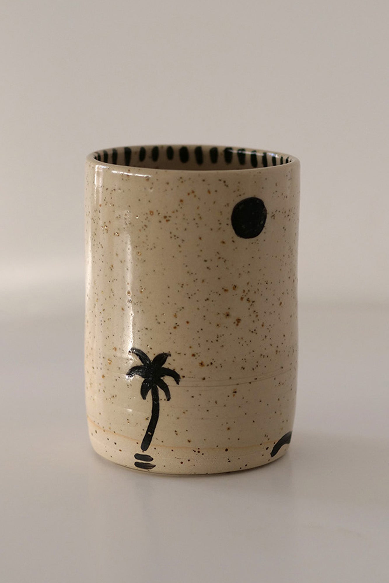 Tall mug / speckle palms