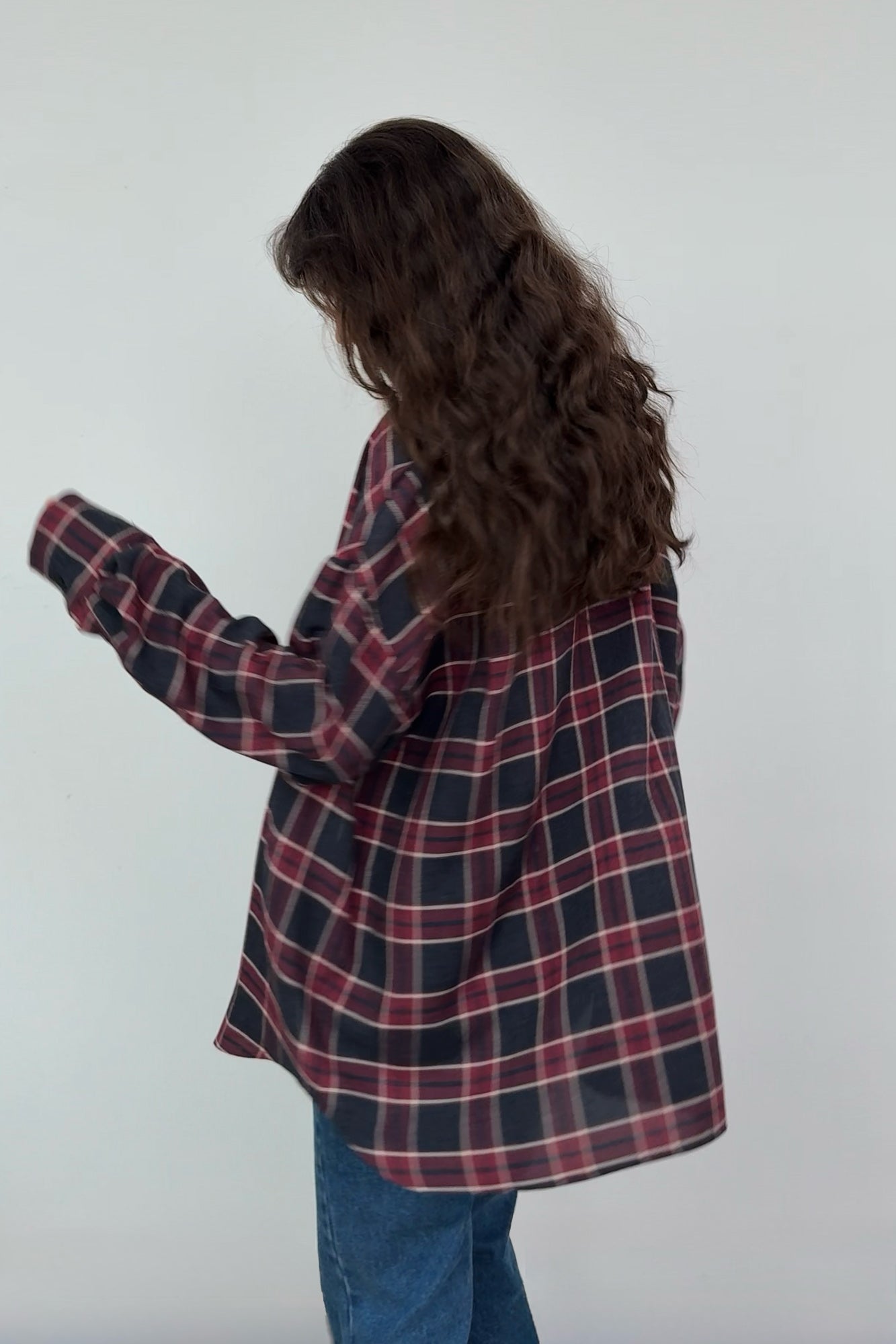 Viscose shirt / 12 / 16 / old burgundy ?The model is 178 cm tall and wears size M/L?