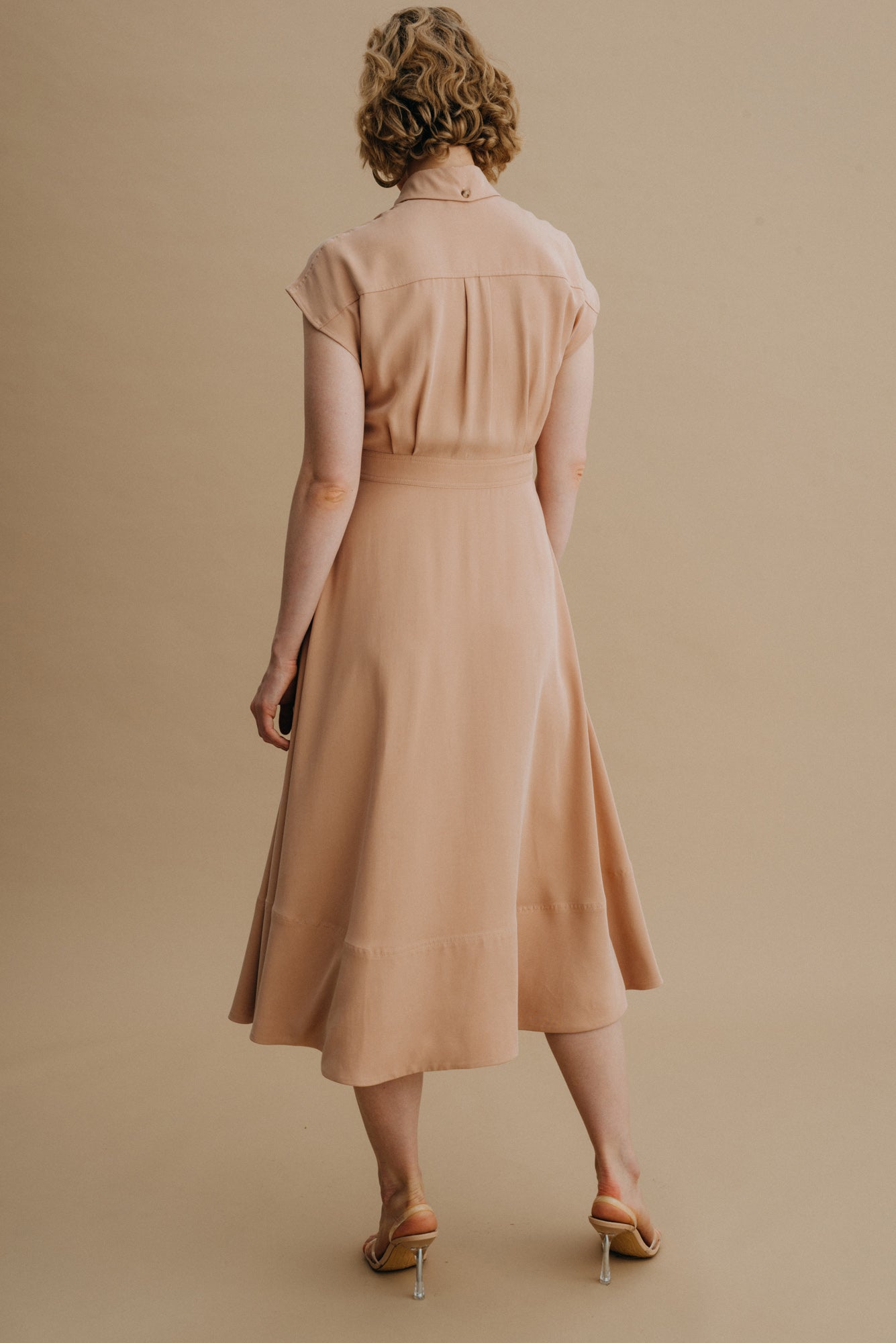 Dress in Tencel™ / 03 / 11 / tea rose ** ?The model is 178cm tall and wears size S? |