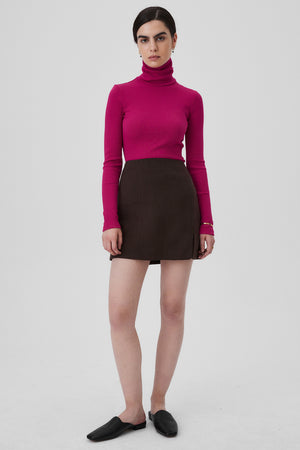 Turtleneck in organic cotton / 15 / 02 / wild orchid *tencel-skirt-07-02-dark-chocolate* ?The model is 172cm tall and wears size XS? |