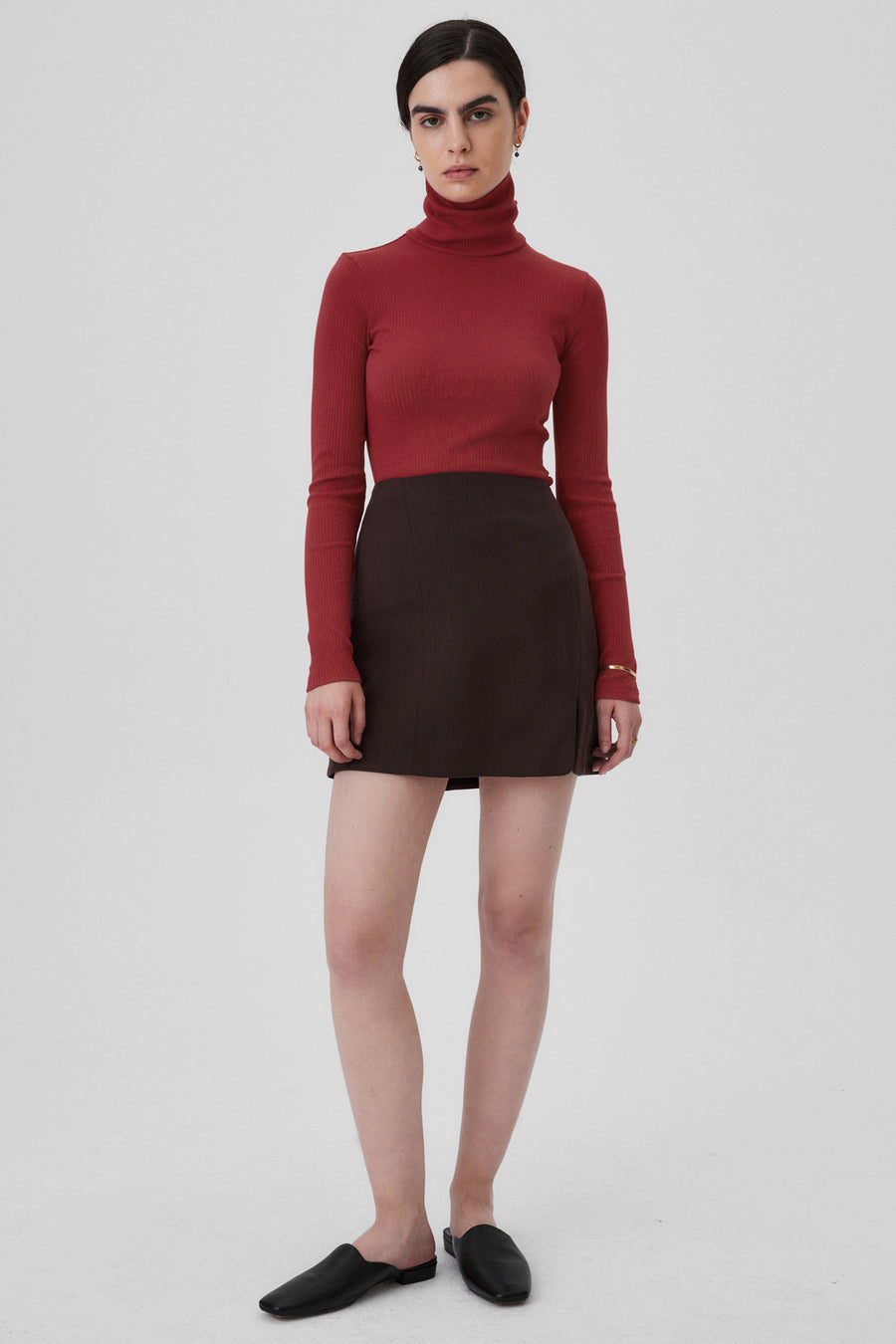 Turtleneck in organic cotton / 15 / 02 / goji red *tencel-skirt-07-02-dark-chocolate* ?The model is 176cm tall and wears size S?