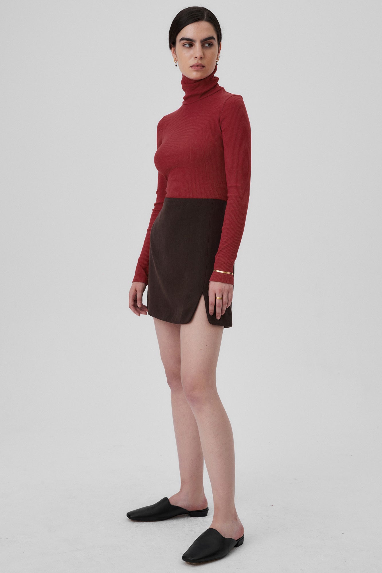 Turtleneck in organic cotton / 15 / 02 / goji red *tencel-skirt-07-02-dark-chocolate* ?The model is 176cm tall and wears size S?