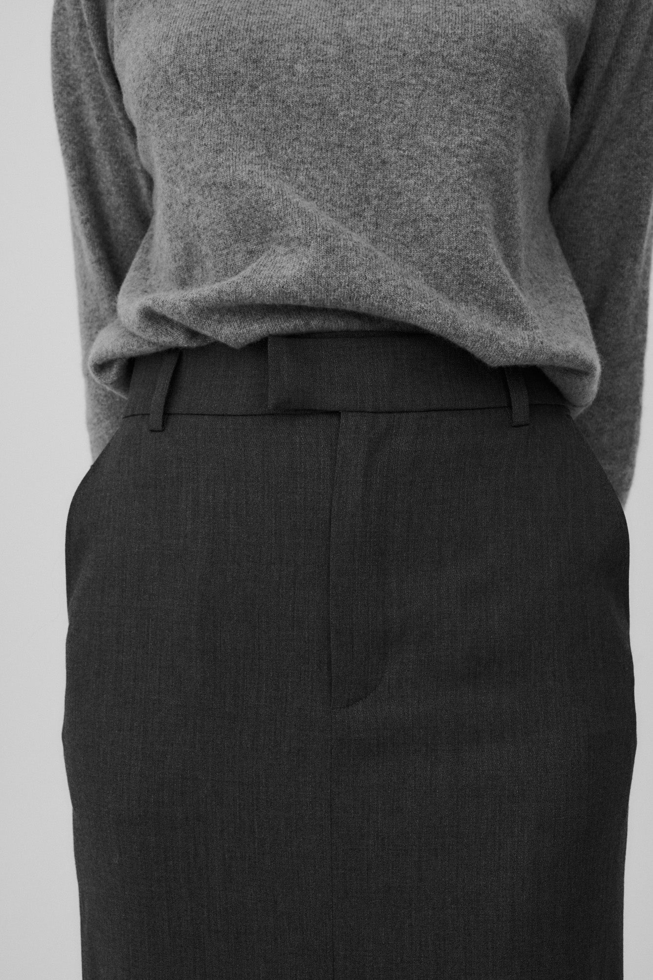 Wool blend skirt / 07 / 04 / granite grey *sweater-in-cashmere-16-13-grey-stone* ?The model is 177cm tall and wears size S?