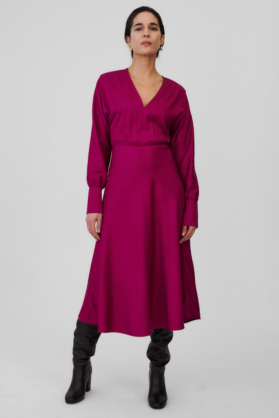 Dress in viscose / 03 / 12 / wild orchid ** ?The model is 176cm tall and wears size S?