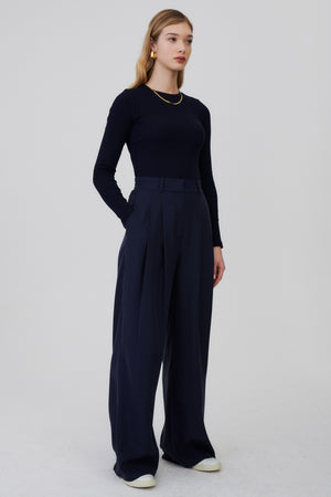 Lyocell trousers / 05 / 02 / blueberry *longsleeve-in-organic-cotton-14-01-night-blue* ?The model is 177cm tall and wears size S?