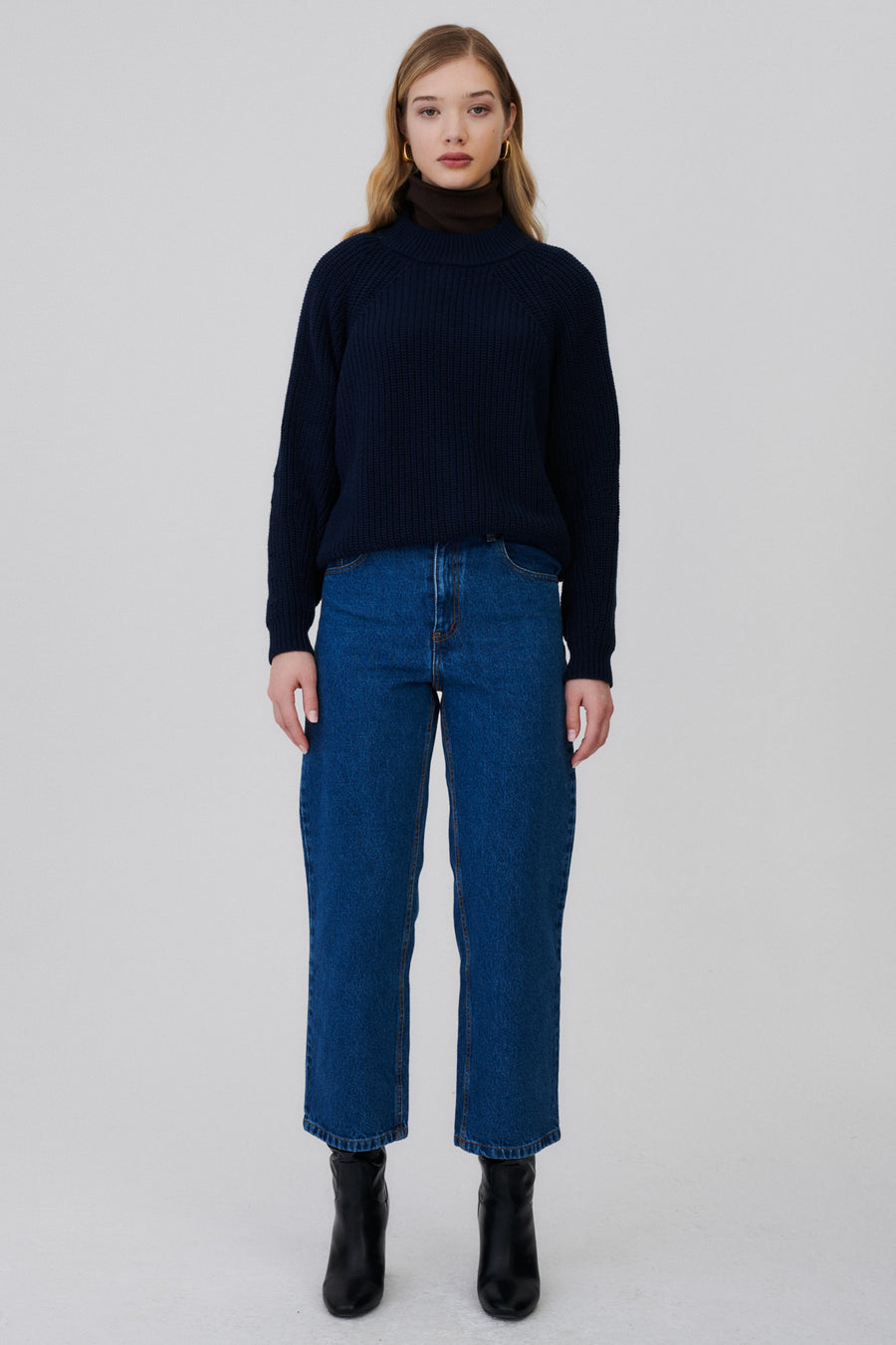 Cropped jeans from recycled cotton / 05 / 12 / medium indigo