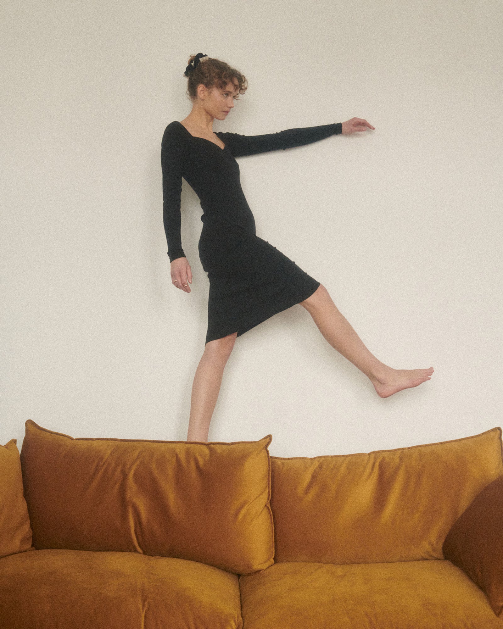 Dress in cotton 02 / 26 / onyx black ?The model is 172 cm tall and wears size XS? |VALENTINE'S DAY