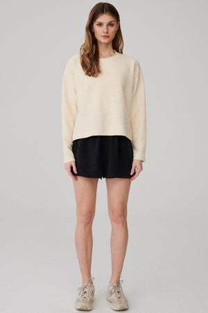 Sweatshirt in cotton / 14 / 04 / unbleached *shorts-in-cupro-09-08-graphite* ? The model is 177 cm taLl and wears size XS/S?