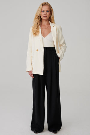 Blazer jacket in linen / 18 / 07 / cream white